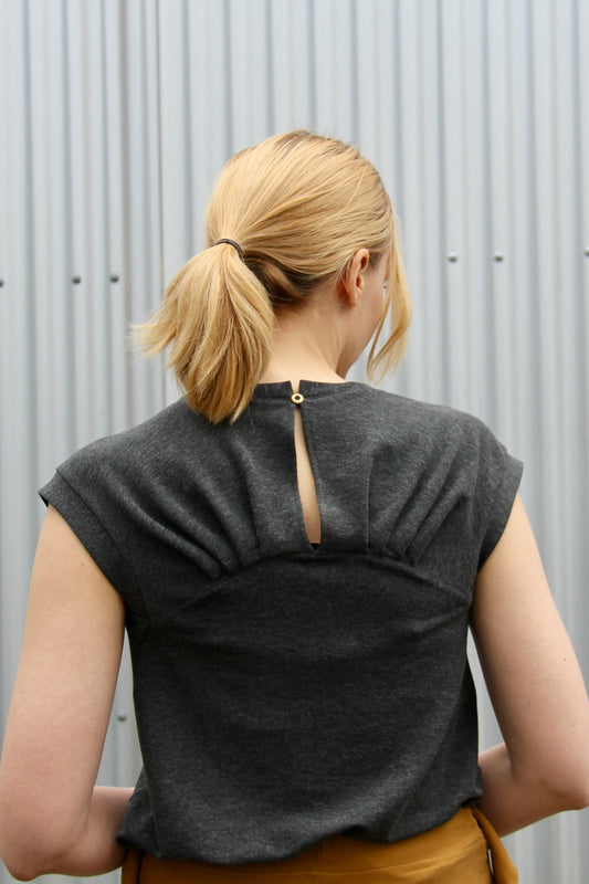 Dísan í dökkgráu