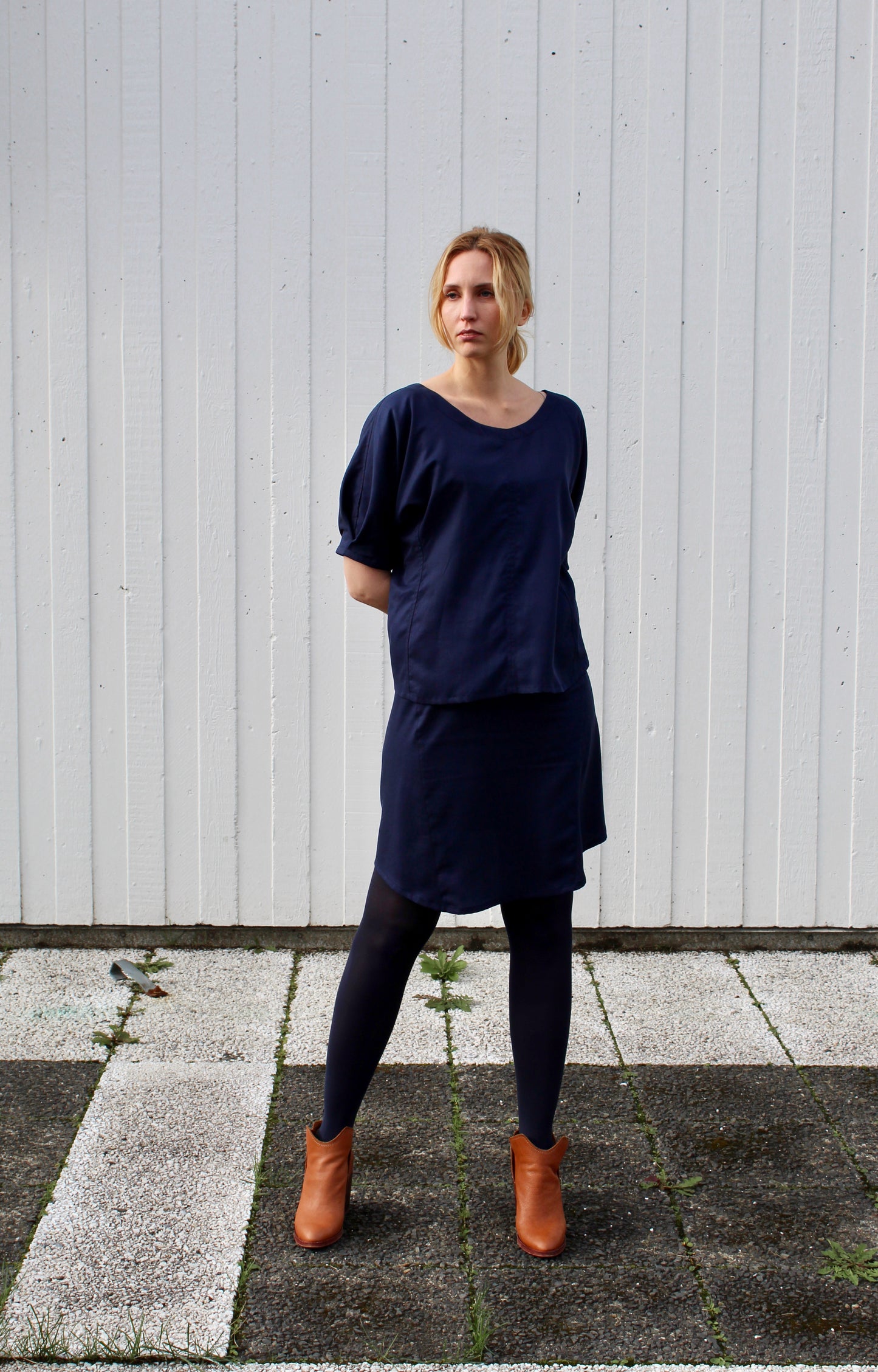 Sólan toppur dökkblár